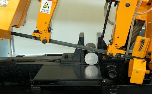 汶川数控带锯床自动送料精度会出现偏差吗？